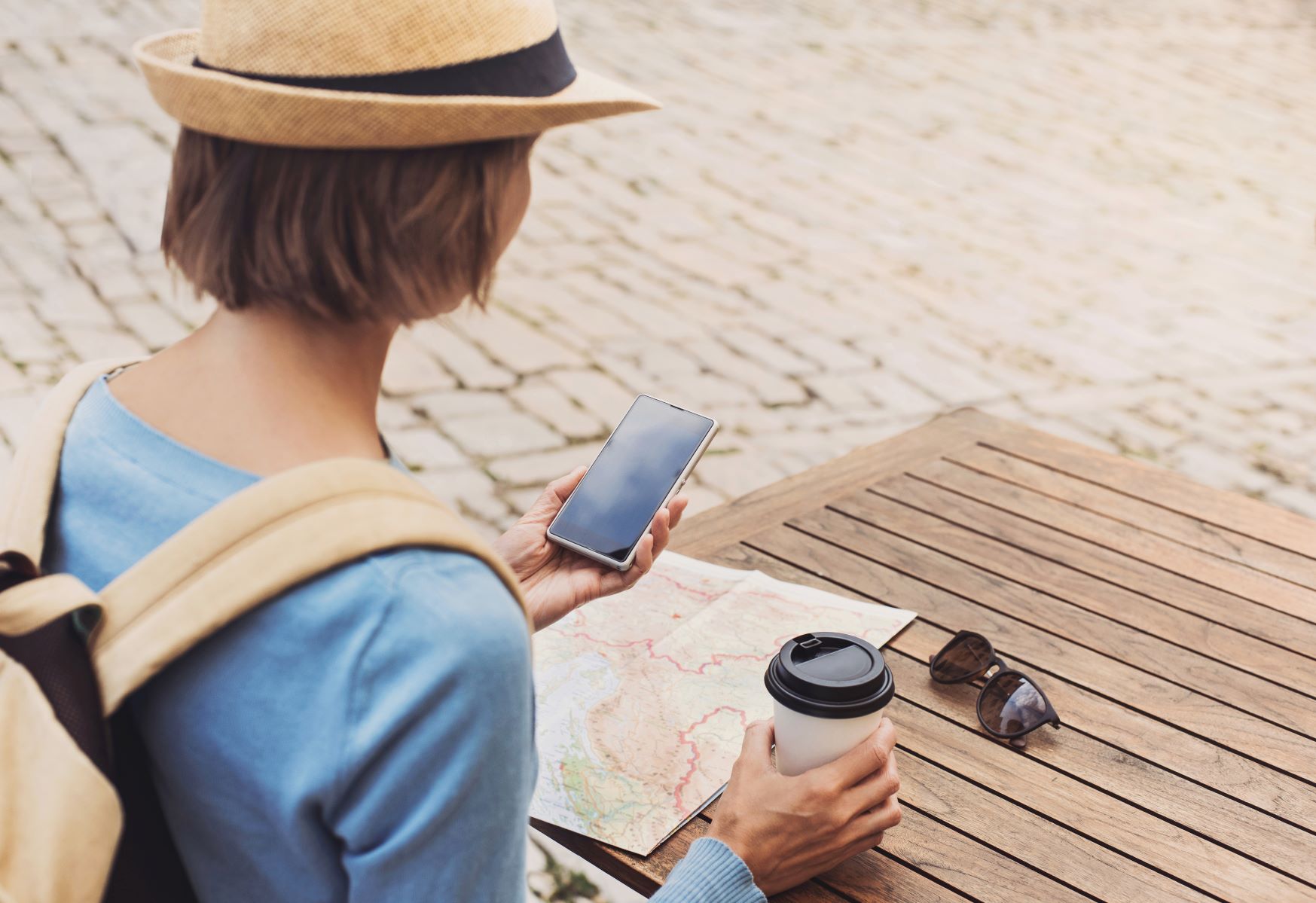 Tudatos utazási tippek: így használd okosan a telefonod