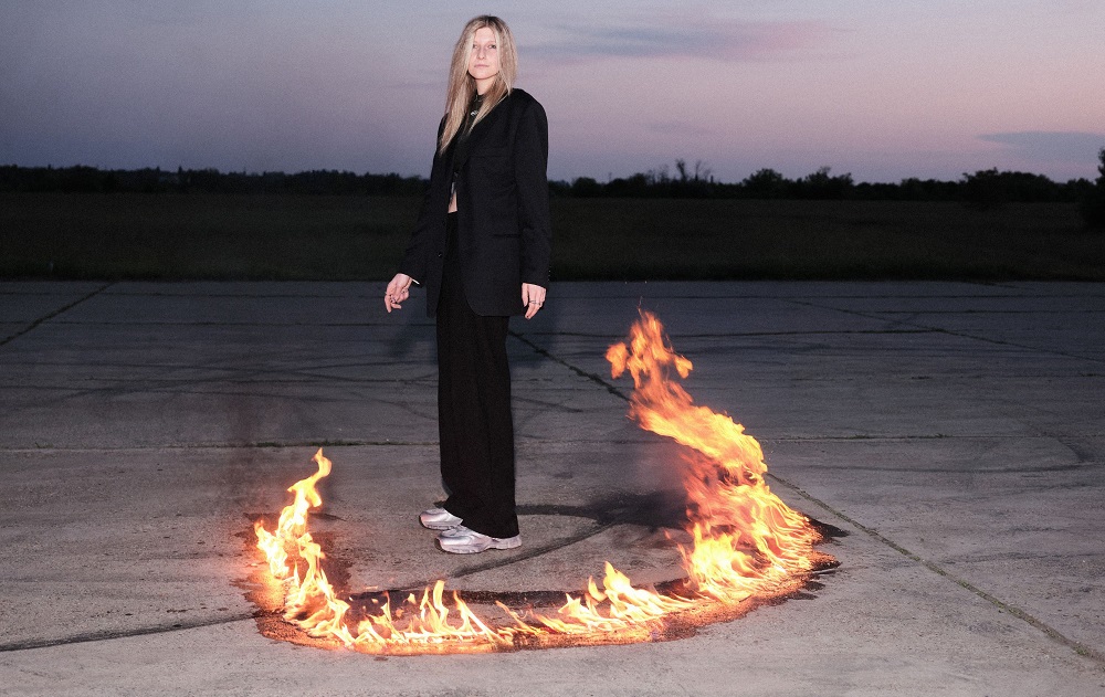 Megjelent fllozz dark pop kislemeze