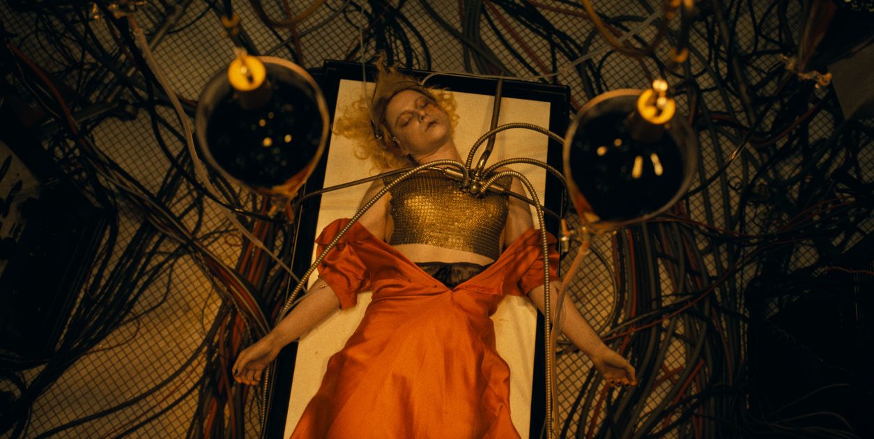 A menyasszony! - március 5-től a mozikban